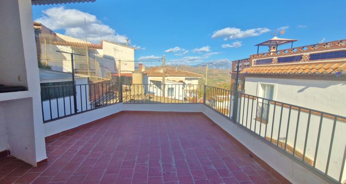 Image No.37-3 Bed Townhouse for sale