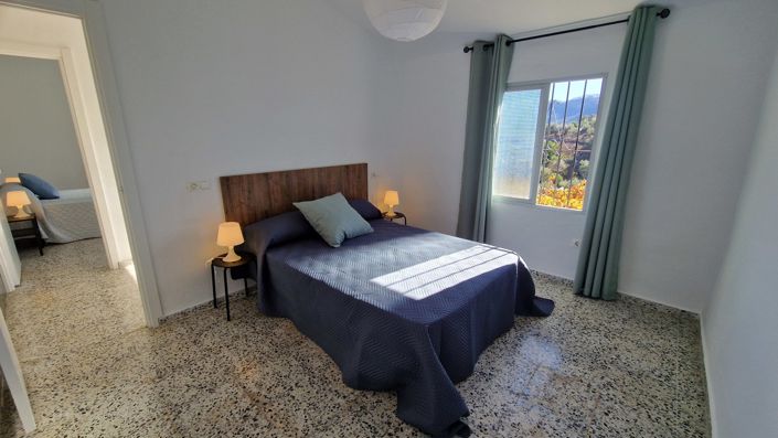 Image No.10-6 Bed Country House for sale