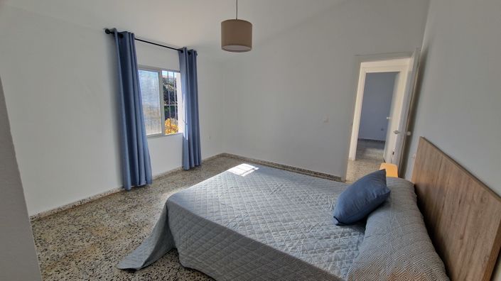 Image No.11-6 Bed Country House for sale