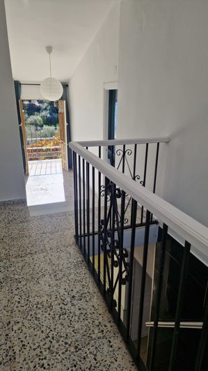 Image No.18-6 Bed Country House for sale