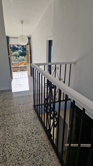 Image No.18-6 Bed Country House for sale