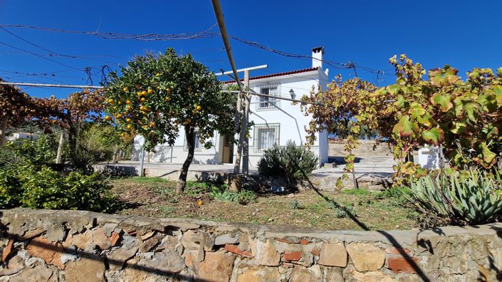 Image No.2-6 Bed Country House for sale