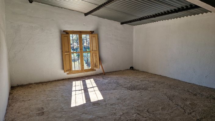 Image No.34-6 Bed Country House for sale