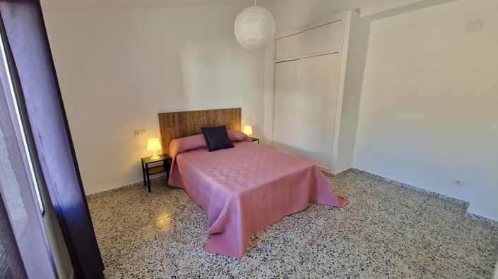 Image No.9-6 Bed Country House for sale