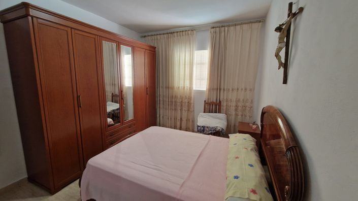 Image No.12-2 Bed Country House for sale