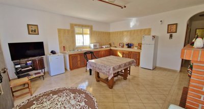 13h8xum5iw4k20251121111540