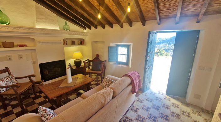 Image No.12-3 Bed Country House for sale