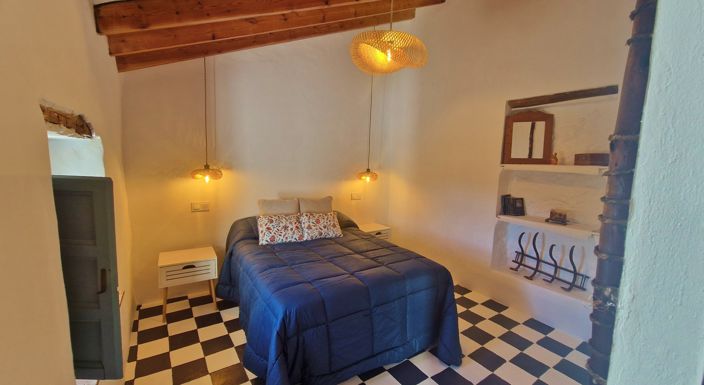 Image No.21-3 Bed Country House for sale