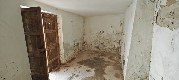 Image No.9-2 Bed Townhouse for sale