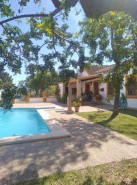 xdzq8huye2bwhatsapp20image202025-11-1020at201