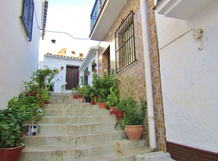 Image No.11-2 Bed Village House for sale