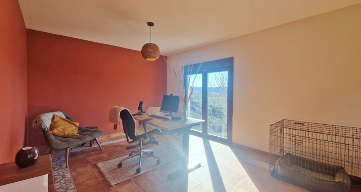 Image No.24-Maison de campagne de 3 chambres à vendre à Jayena