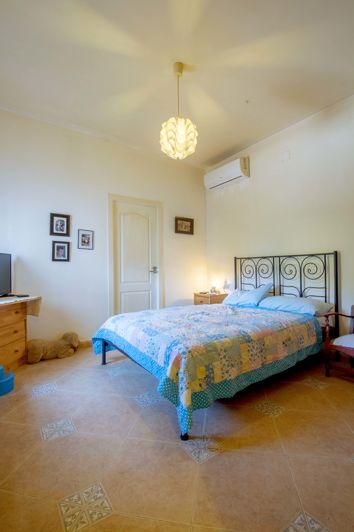 Image No.14-4 Bed Country House for sale