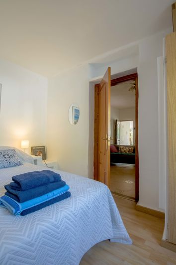 Image No.17-4 Bed Country House for sale