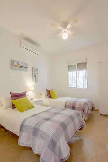 Image No.19-4 Bed Country House for sale