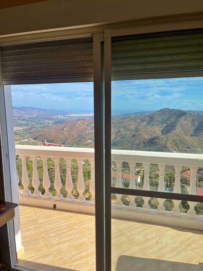 Image No.13-2 Bed Townhouse for sale