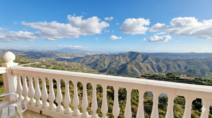 Image No.15-2 Bed Townhouse for sale