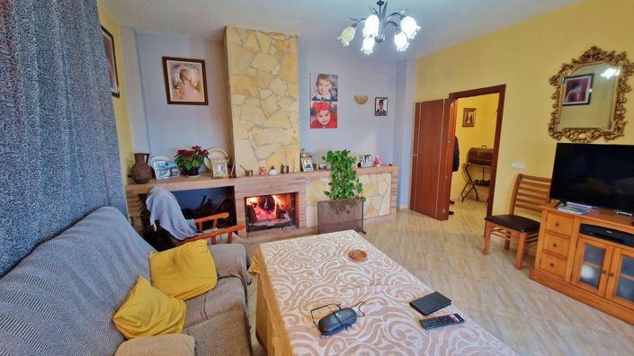 Image No.17-2 Bed Townhouse for sale