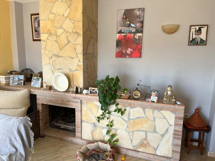 Image No.18-2 Bed Townhouse for sale