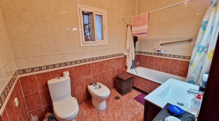 Image No.23-2 Bed Townhouse for sale