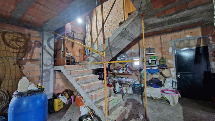 Image No.40-2 Bed Townhouse for sale