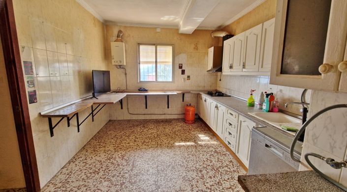 Image No.11-4 Bed Country House for sale