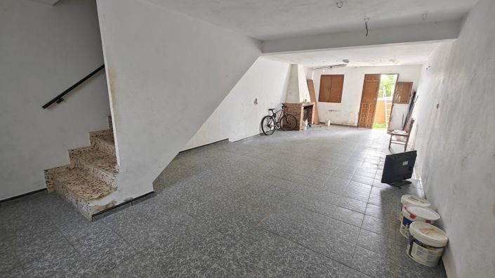 Image No.20-4 Bed Country House for sale