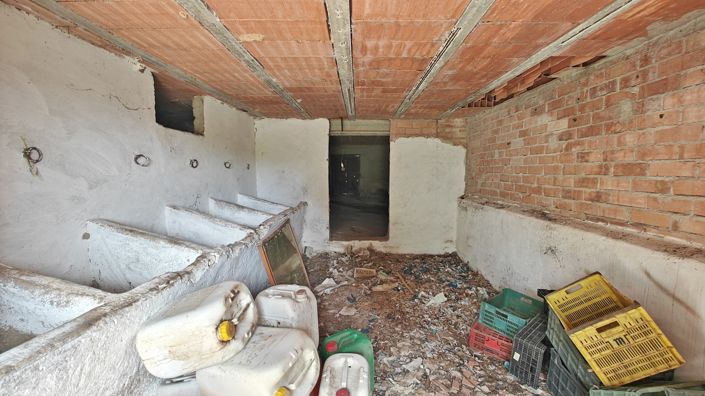 Image No.23-4 Bed Country House for sale