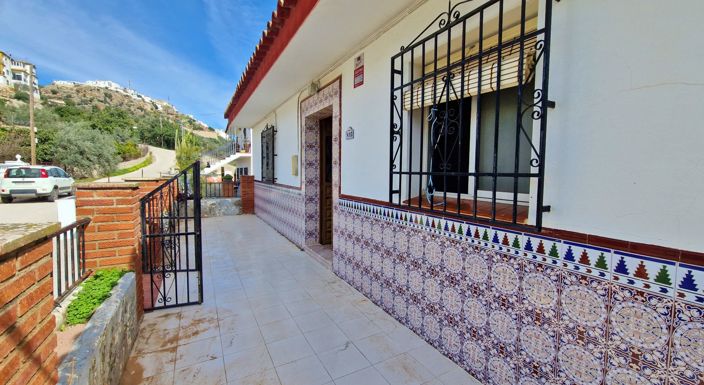 Image No.3-4 Bed Country House for sale