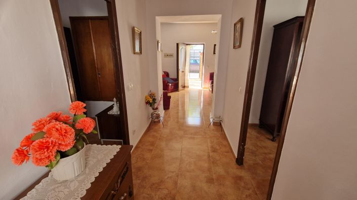 Image No.11-5 Bed Townhouse for sale