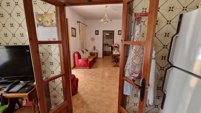 Image No.12-5 Bed Townhouse for sale