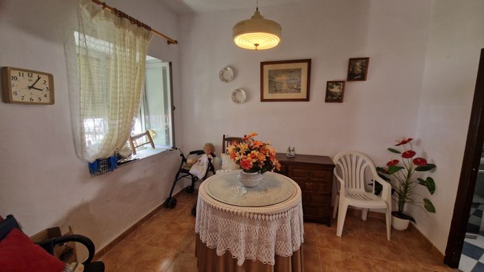 Image No.16-5 Bed Townhouse for sale