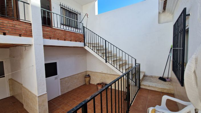 Image No.29-5 Bed Townhouse for sale