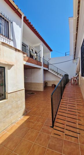 Image No.30-5 Bed Townhouse for sale