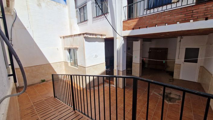 Image No.31-5 Bed Townhouse for sale