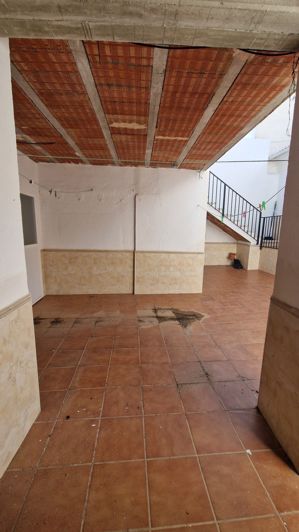 Image No.35-5 Bed Townhouse for sale