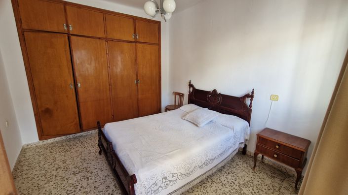 Image No.43-5 Bed Townhouse for sale