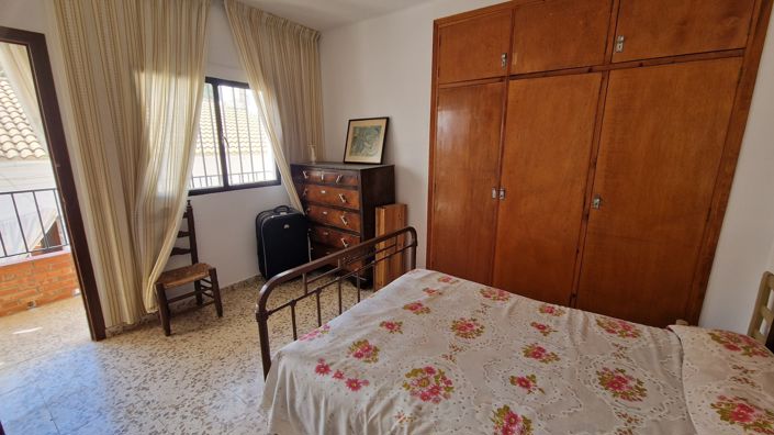 Image No.46-5 Bed Townhouse for sale