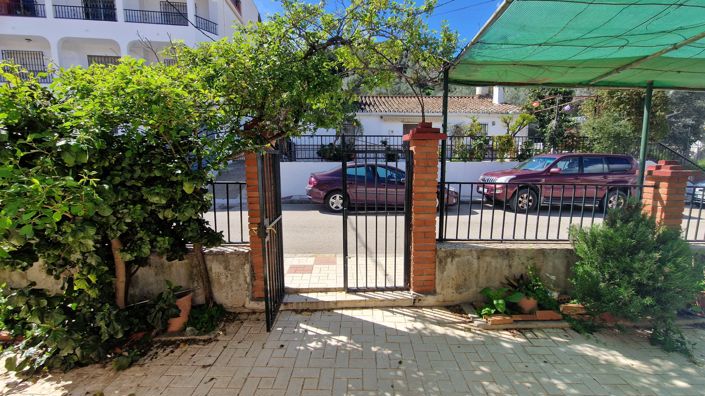 Image No.5-5 Bed Townhouse for sale