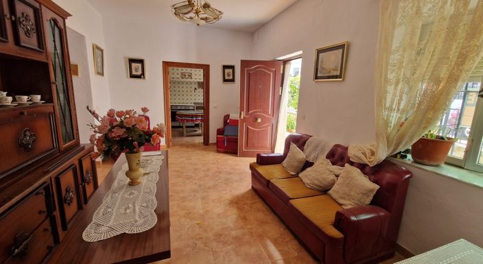 Image No.9-5 Bed Townhouse for sale