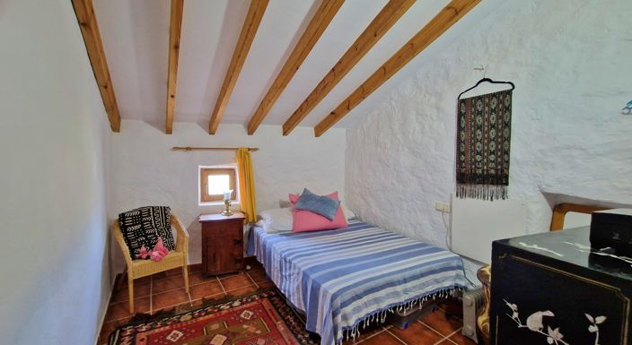 Image No.28-5 Bed Country House for sale