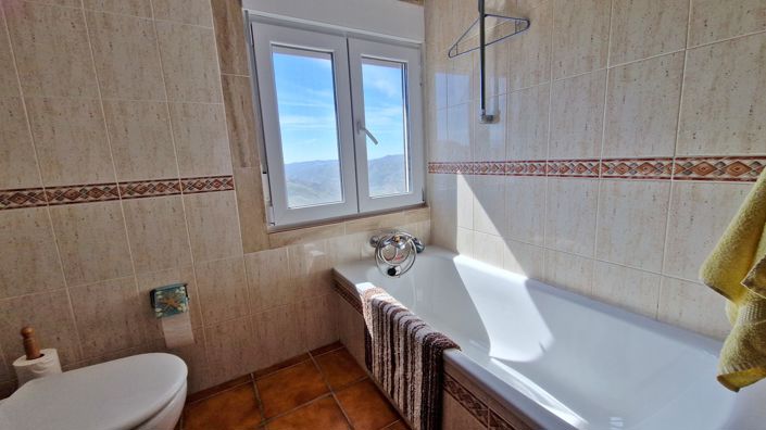 Image No.30-5 Bed Country House for sale