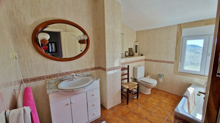 Image No.31-5 Bed Country House for sale