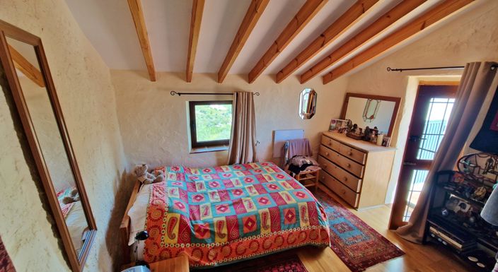 Image No.32-5 Bed Country House for sale