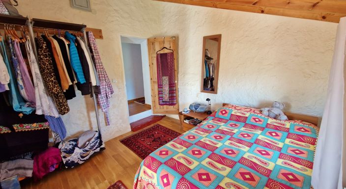 Image No.33-5 Bed Country House for sale