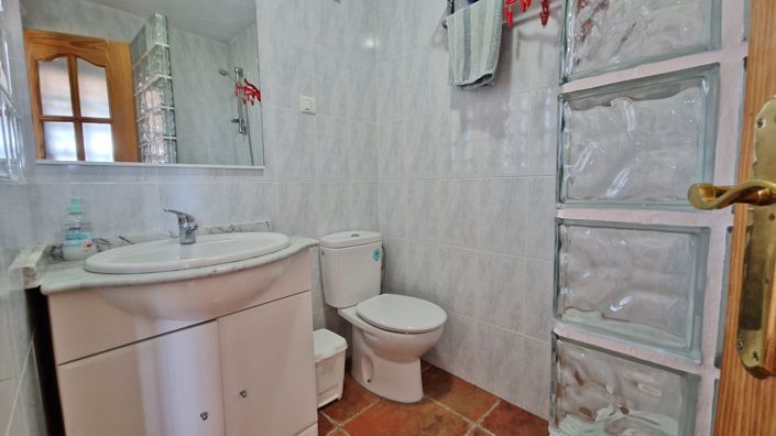 Image No.35-5 Bed Country House for sale