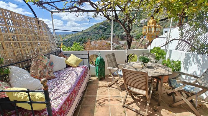 Image No.2-3 Bed Country House for sale