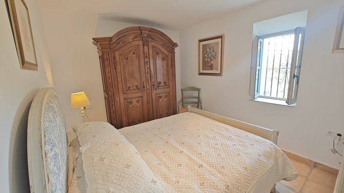 Image No.24-3 Bed Country House for sale