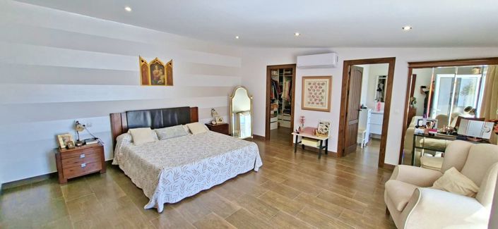 Image No.17-3 Bed Country House for sale