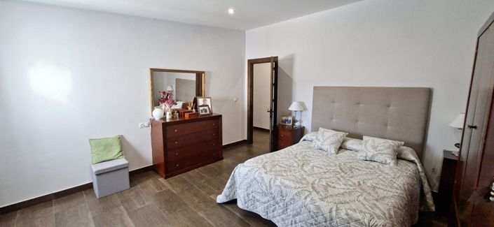 Image No.23-3 Bed Country House for sale